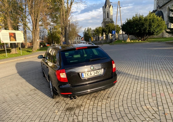 Skoda Superb cena 32000 przebieg: 240000, rok produkcji 2011 z Skalbmierz małe 16